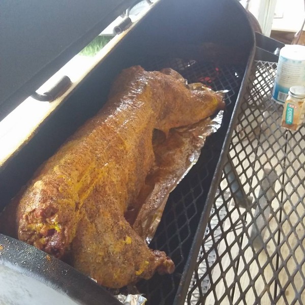 pig on smoker