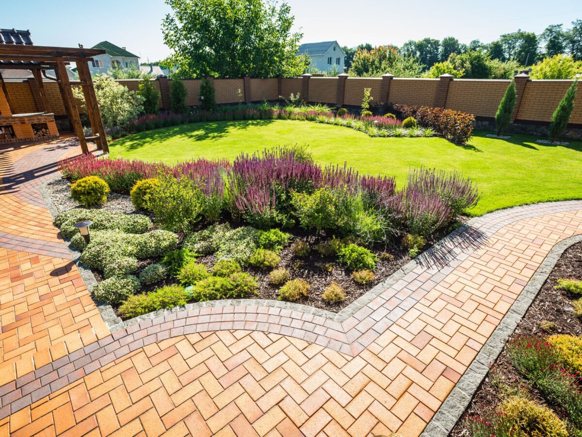 Landscaping Refresh: Ways To Efficiently Handle the Project